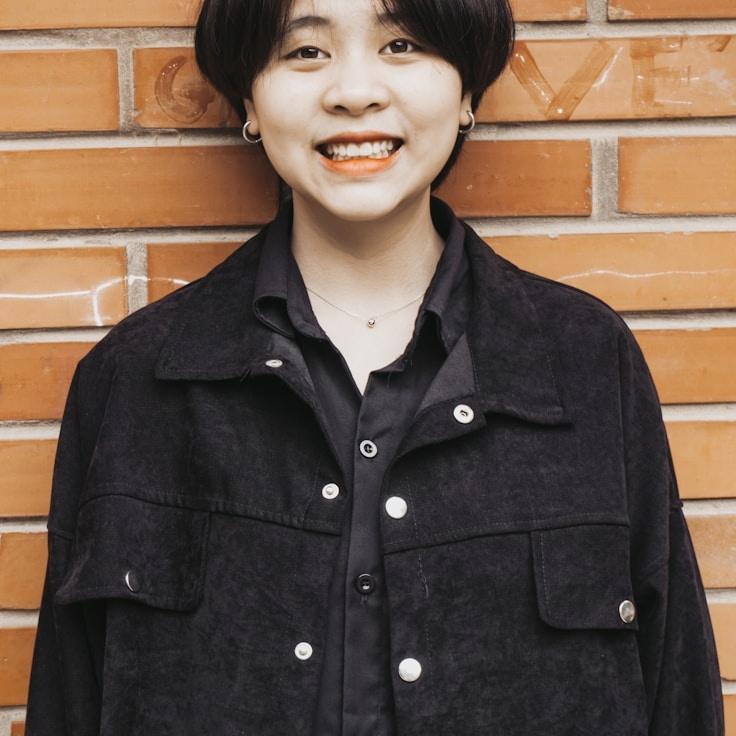 Arun Desai, Client Relations Director, discussing corporate gifting strategy with business clients